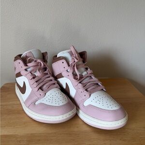 Nike Pink and White Sneakers with Brown Details